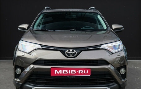 Toyota RAV4, 2018 год, 2 450 000 рублей, 2 фотография