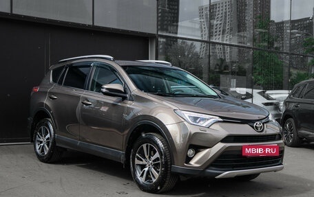 Toyota RAV4, 2018 год, 2 450 000 рублей, 3 фотография
