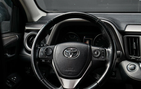 Toyota RAV4, 2018 год, 2 450 000 рублей, 12 фотография