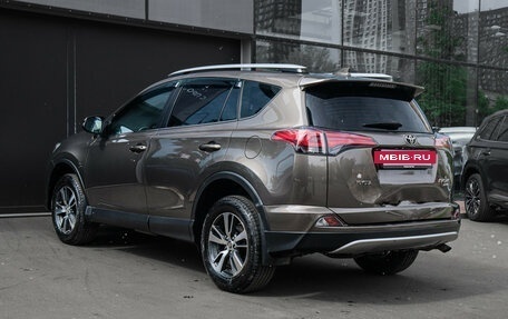 Toyota RAV4, 2018 год, 2 450 000 рублей, 7 фотография