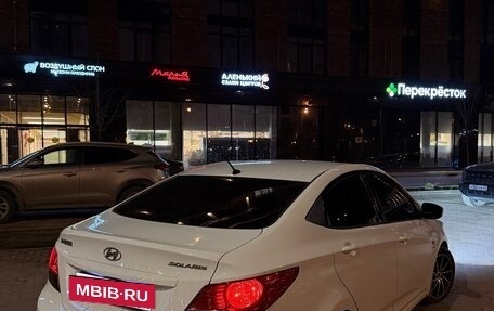 Hyundai Solaris II рестайлинг, 2013 год, 1 100 000 рублей, 4 фотография