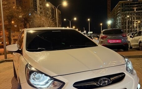 Hyundai Solaris II рестайлинг, 2013 год, 1 100 000 рублей, 12 фотография