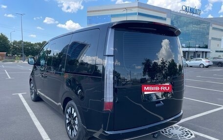 Hyundai Staria, 2024 год, 7 900 000 рублей, 4 фотография