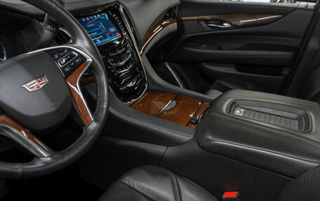 Cadillac Escalade IV, 2019 год, 4 750 000 рублей, 16 фотография