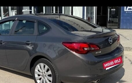 Opel Astra J, 2012 год, 820 000 рублей, 2 фотография