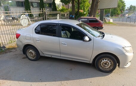 Renault Logan II, 2015 год, 420 000 рублей, 3 фотография