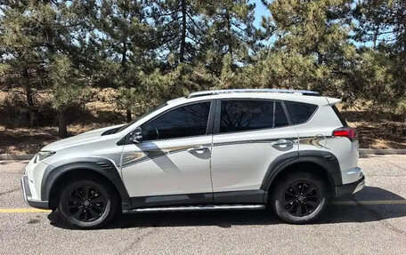 Toyota RAV4, 2019 год, 2 035 000 рублей, 3 фотография