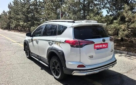 Toyota RAV4, 2019 год, 2 035 000 рублей, 9 фотография