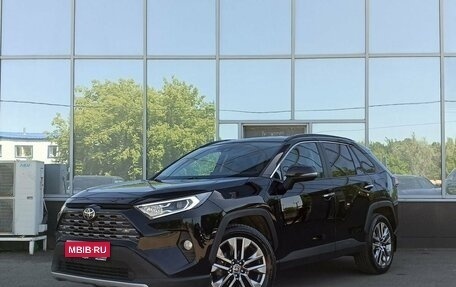 Toyota RAV4, 2020 год, 3 699 000 рублей, 1 фотография