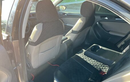 Volkswagen Jetta VI, 2012 год, 600 000 рублей, 6 фотография