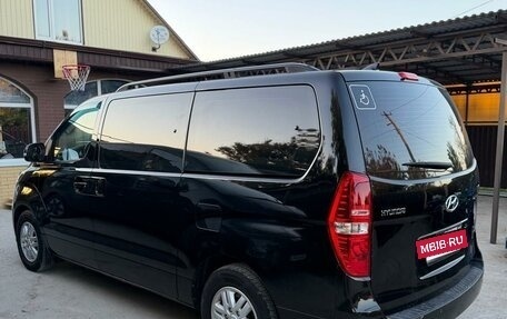 Hyundai H-1 II рестайлинг, 2018 год, 2 400 000 рублей, 9 фотография