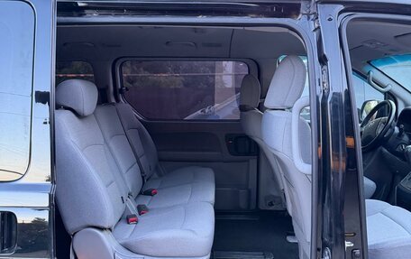 Hyundai H-1 II рестайлинг, 2018 год, 2 400 000 рублей, 20 фотография