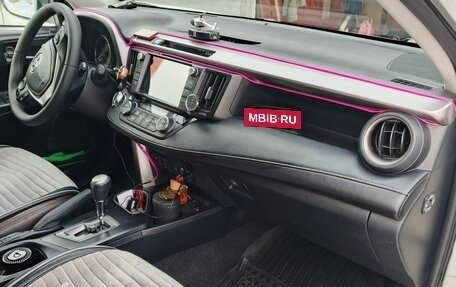 Toyota RAV4, 2017 год, 2 250 000 рублей, 10 фотография