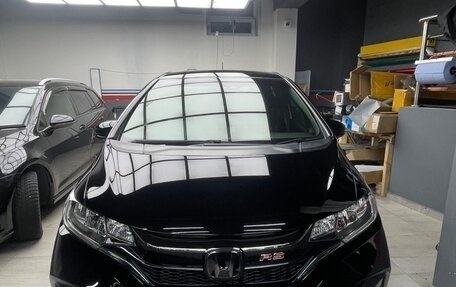 Honda Fit III, 2019 год, 1 250 000 рублей, 2 фотография