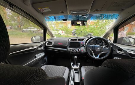 Honda Fit III, 2013 год, 760 000 рублей, 11 фотография
