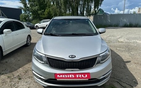 KIA Rio III рестайлинг, 2016 год, 1 088 000 рублей, 2 фотография