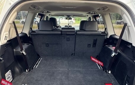 Toyota Land Cruiser Prado 150 рестайлинг 2, 2017 год, 4 500 000 рублей, 8 фотография