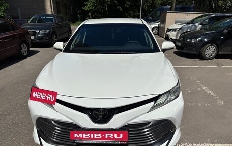 Toyota Camry, 2019 год, 3 499 000 рублей, 2 фотография
