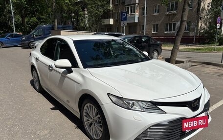 Toyota Camry, 2019 год, 3 499 000 рублей, 10 фотография