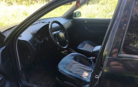 Volkswagen Golf IV, 2002 год, 230 000 рублей, 2 фотография