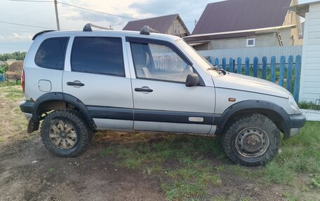 Chevrolet Niva I рестайлинг, 2004 год, 165 000 рублей, 3 фотография