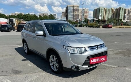 Mitsubishi Outlander III рестайлинг 3, 2014 год, 1 450 000 рублей, 3 фотография