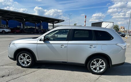Mitsubishi Outlander III рестайлинг 3, 2014 год, 1 450 000 рублей, 4 фотография