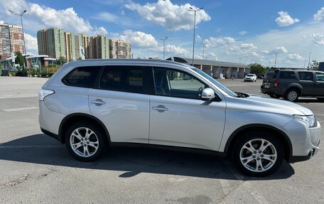 Mitsubishi Outlander III рестайлинг 3, 2014 год, 1 450 000 рублей, 6 фотография