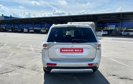 Mitsubishi Outlander III рестайлинг 3, 2014 год, 1 450 000 рублей, 5 фотография