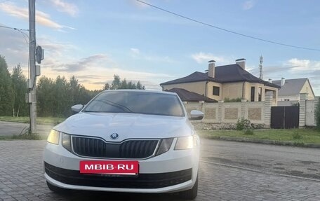 Skoda Octavia, 2017 год, 1 050 000 рублей, 2 фотография