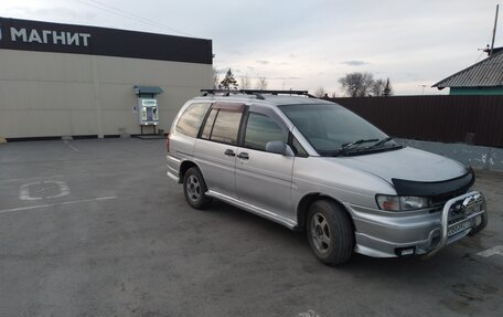 Nissan Prairie III, 1996 год, 300 000 рублей, 2 фотография