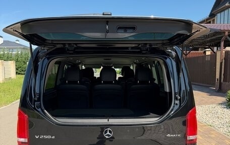 Mercedes-Benz V-Класс, 2018 год, 3 300 000 рублей, 7 фотография