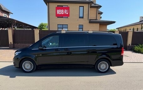 Mercedes-Benz V-Класс, 2018 год, 3 300 000 рублей, 2 фотография