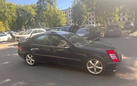 Mercedes-Benz C-Класс, 2005 год, 630 000 рублей, 2 фотография
