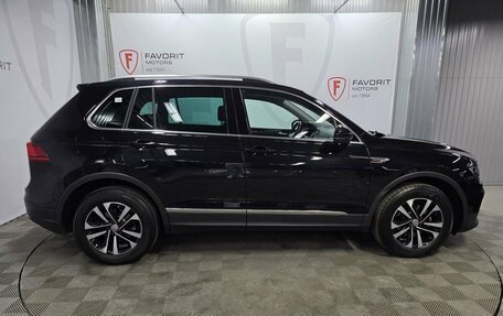 Volkswagen Tiguan II, 2019 год, 3 050 000 рублей, 4 фотография