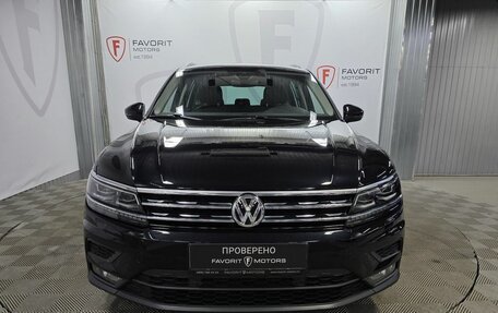 Volkswagen Tiguan II, 2019 год, 3 050 000 рублей, 2 фотография