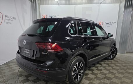 Volkswagen Tiguan II, 2019 год, 3 050 000 рублей, 6 фотография