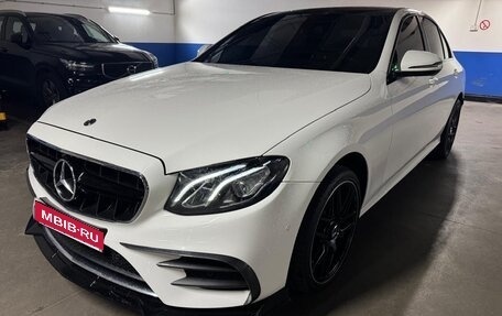 Mercedes-Benz E-Класс, 2019 год, 3 500 000 рублей, 1 фотография