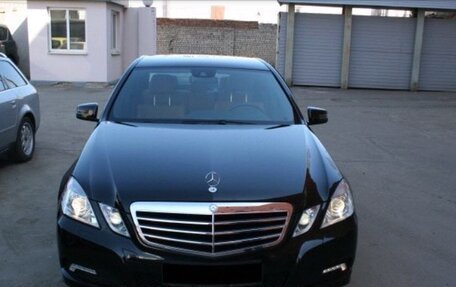 Mercedes-Benz E-Класс, 2010 год, 2 050 000 рублей, 2 фотография