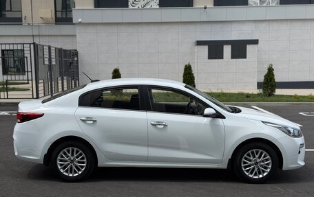 KIA Rio IV, 2018 год, 1 415 000 рублей, 7 фотография