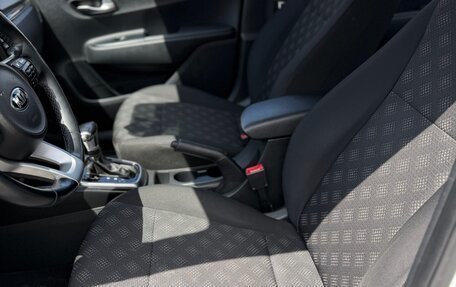 KIA Rio IV, 2018 год, 1 415 000 рублей, 29 фотография