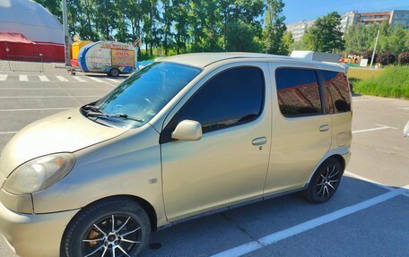 Toyota FunCargo, 2000 год, 400 000 рублей, 13 фотография