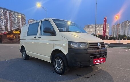 Volkswagen Transporter T5 рестайлинг, 2012 год, 999 999 рублей, 3 фотография