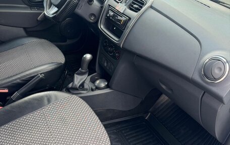 Renault Logan II, 2014 год, 850 000 рублей, 4 фотография