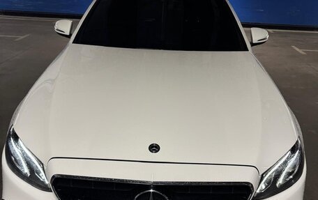 Mercedes-Benz E-Класс, 2019 год, 3 500 000 рублей, 3 фотография
