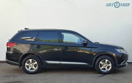 Mitsubishi Outlander III рестайлинг 3, 2017 год, 1 800 000 рублей, 4 фотография