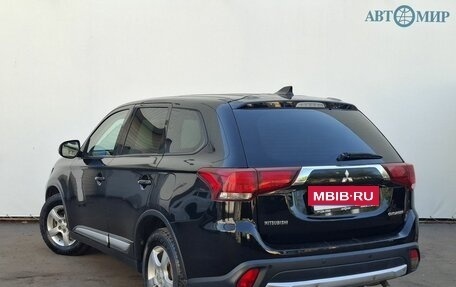 Mitsubishi Outlander III рестайлинг 3, 2017 год, 1 800 000 рублей, 7 фотография