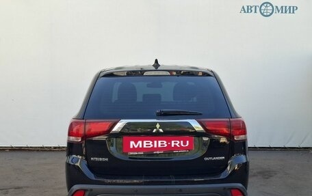 Mitsubishi Outlander III рестайлинг 3, 2017 год, 1 800 000 рублей, 6 фотография