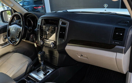 Mitsubishi Pajero IV, 2019 год, 3 890 000 рублей, 8 фотография