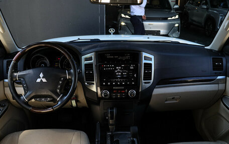 Mitsubishi Pajero IV, 2019 год, 3 890 000 рублей, 11 фотография